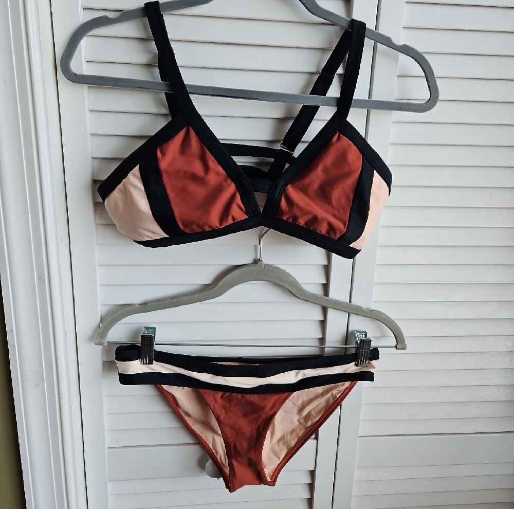 Pilyq Black and Peach Bikini Banded Full Bottom Medium Top Large..worn Once.